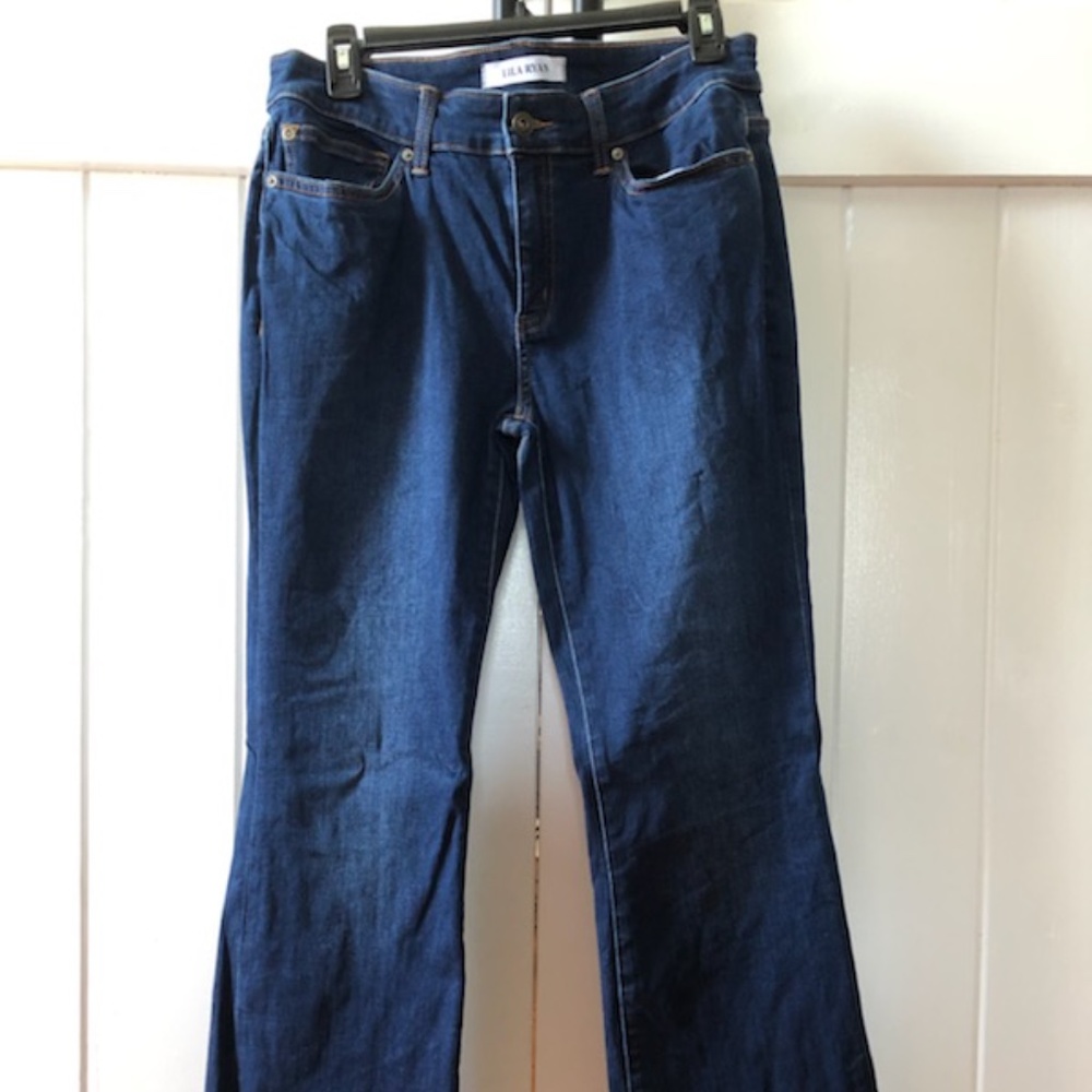 Lila Ryan boot-cut jeans; Size: 30